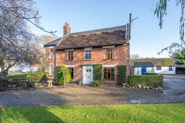 Martham 4 bed detached house for sale