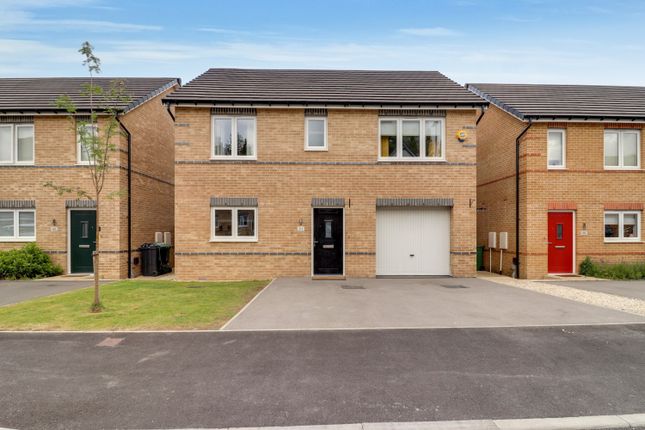 Mallard Court, Huddersfield... 4 bed detached house for sale