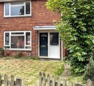 2 bedroom semi-detached house for sale