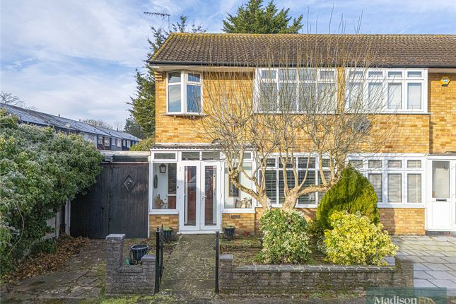 Lakeland Close, Chigwell IG7 3 bed end of terrace house for sale