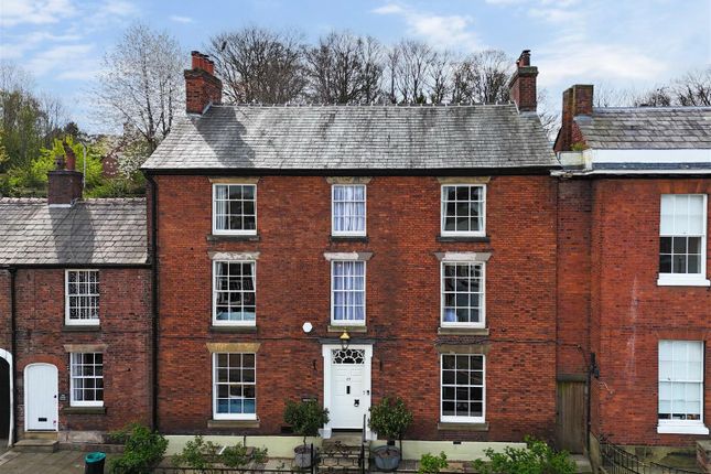 6 bedroom town house for sale