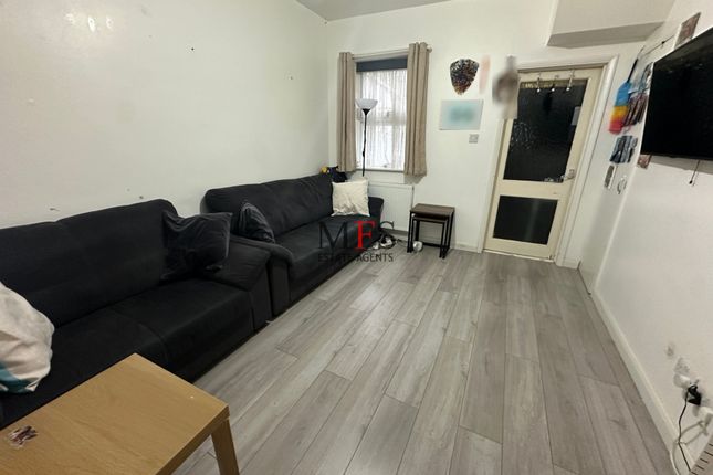 Clarence Street, Southall, UB2 3 bed house for sale