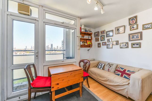 Hillingdon Street, Kennington... 3 bed flat for sale