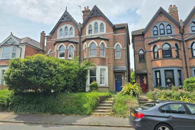 5 bedroom semi-detached house for sale