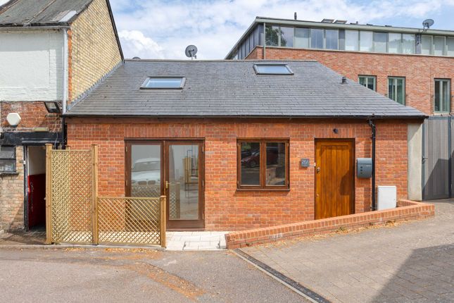1 bedroom semi-detached house for sale