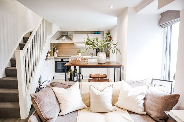 Northampton NN1 1 bed flat for sale