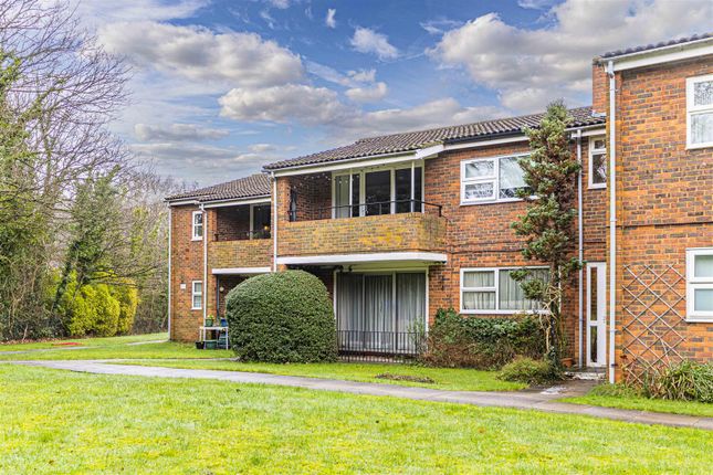 Sherland Court, The Dell, Radlett 2 bed flat for sale