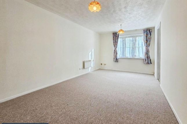 Vicars Bridge Close, Wembley 2 bed flat for sale