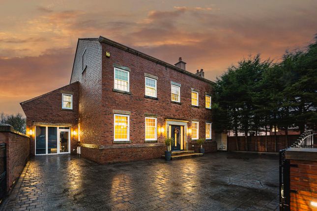 Worden Lane, Leyland PR25 7 bed detached house for sale