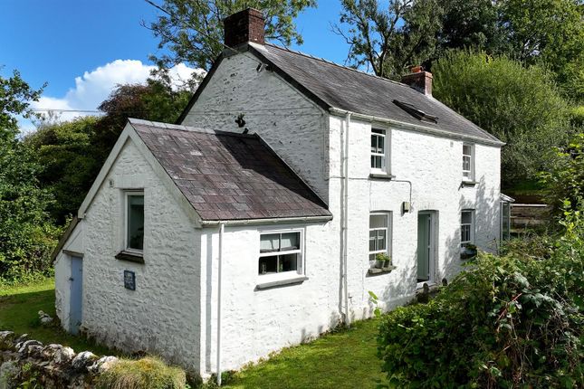 Panteg, Carmarthen SA32 3 bed detached house for sale