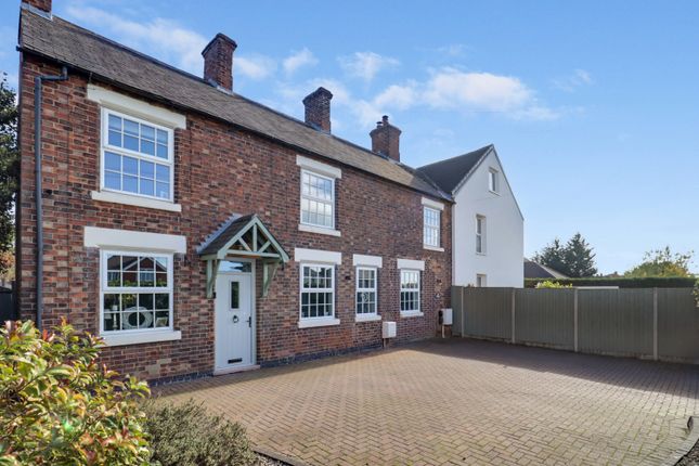 5 bedroom semi-detached house for sale