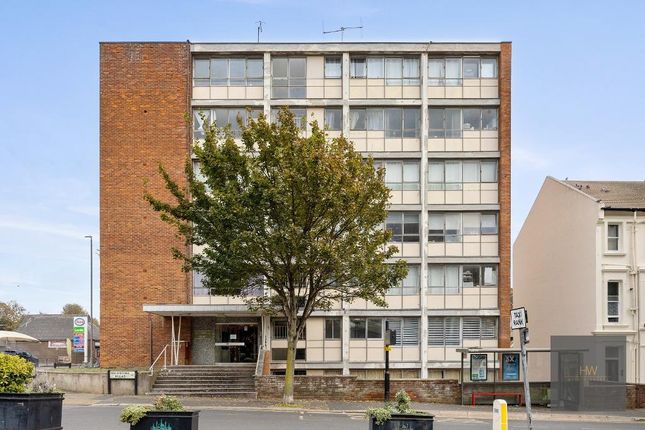 Goldstone Villas, Hove, BN3 3RX 2 bed apartment for sale