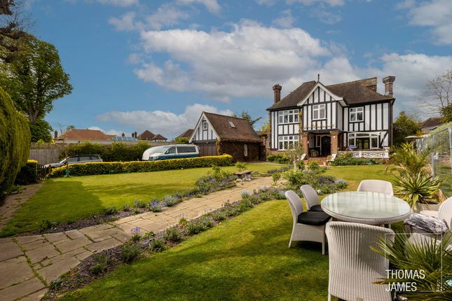 Quakers Walk, London, N21 5 bed detached house for sale