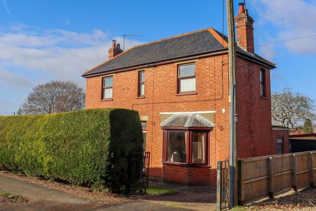 Jacklyns Lane, Alresford, Hampshire 3 bed detached house for sale