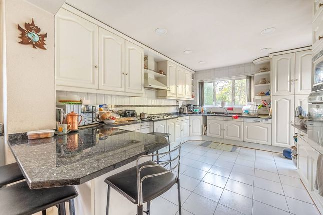 The Avenue, Hatch End, Pinner, HA5 5 bed detached house for sale