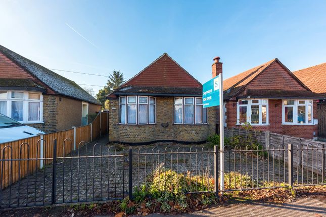 School Road, Surrey TW15 2 bed bungalow for sale