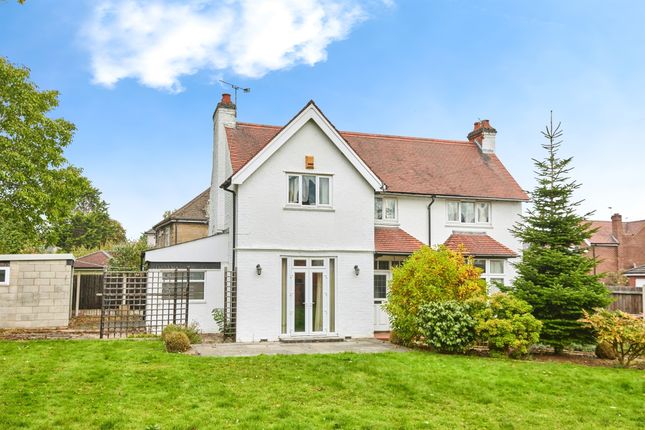 3 bed detached house