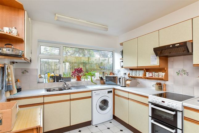 3 bed detached house