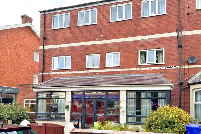 8 bedroom end of terrace house for sale