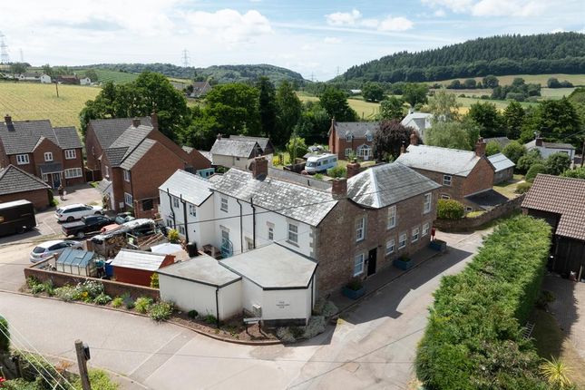 6 bedroom detached house for sale