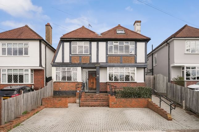 Thorndon Gardens, Epsom, KT19 6 bed detached house for sale