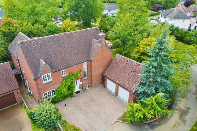 6 bedroom detached house for sale