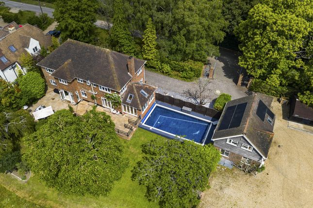 Bousley Rise, Ottershaw, KT16 5 bed detached house for sale