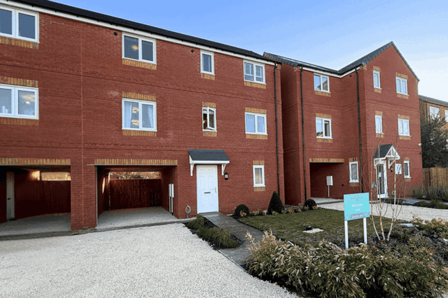 3 bed semi-detached house