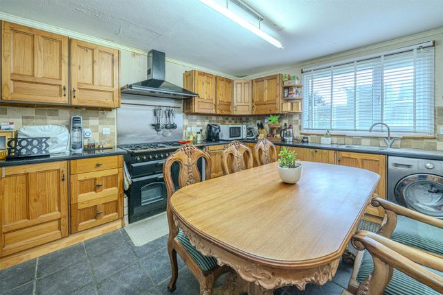 Townsend, Hemel Hempstead 3 bed house for sale