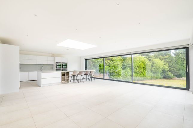 Ruden Way, Surrey KT17 4 bed bungalow for sale