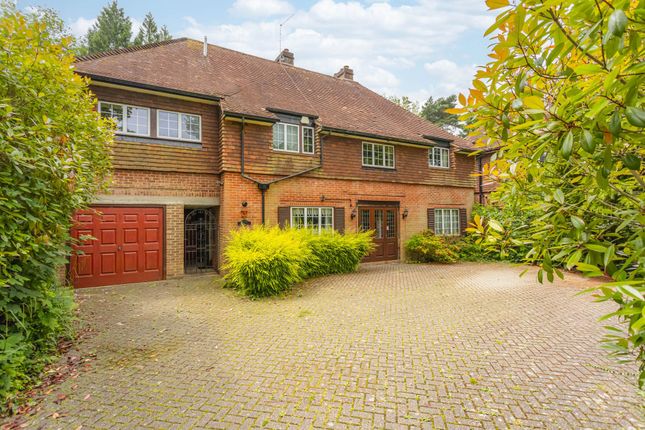 Worsted Lane, East Grinstead RH19 5 bed link detached house for sale