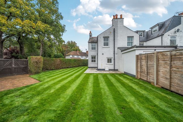 Pinewood Close, Gerrards Cross... 2 bed end of terrace house for sale