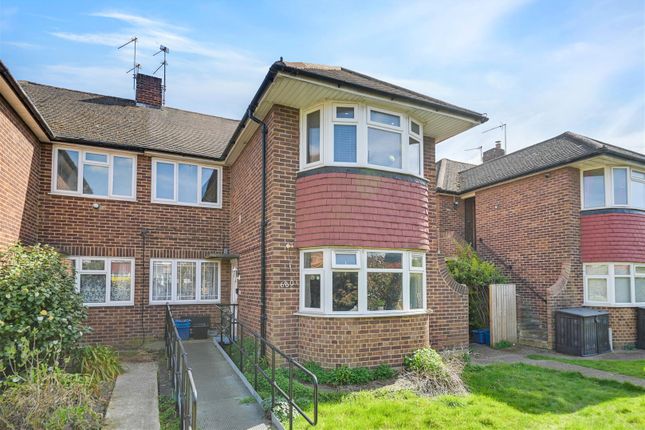 3 bedroom flat for sale