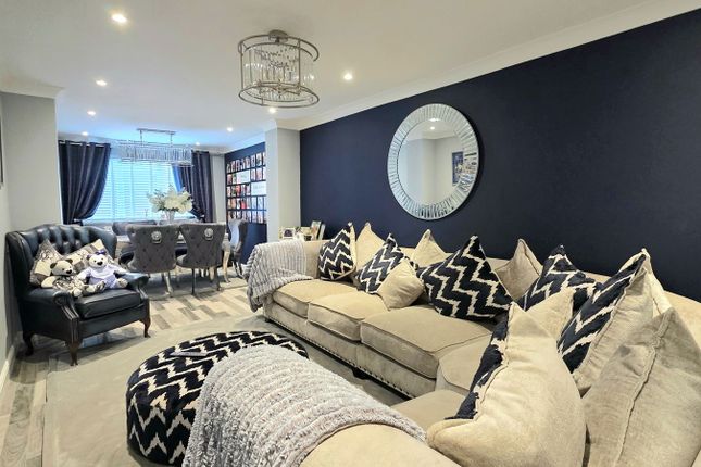 Spring Grove, Cwmbran NP44 3 bed semi