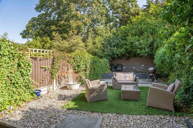 Eastlake Rd, London, SE5 5 bed terraced house for sale