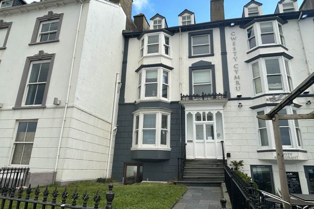 20 Marine Terrace, Aberystwyth SY23 2 bed flat for sale