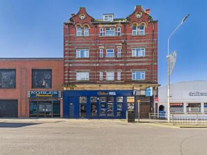 3 bedroom flat for sale