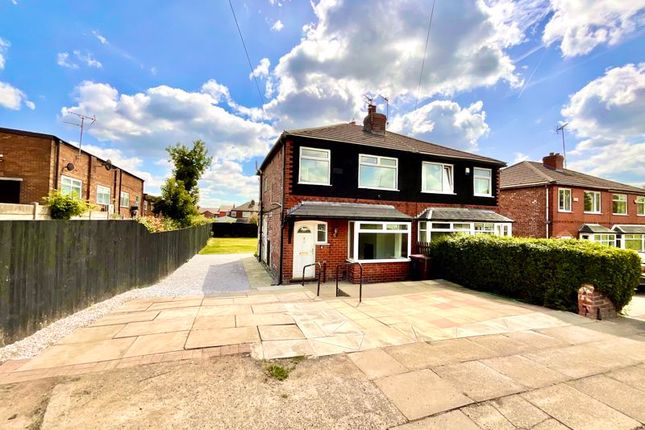 St. Georges Crescent, Manchester M28 3 bed semi