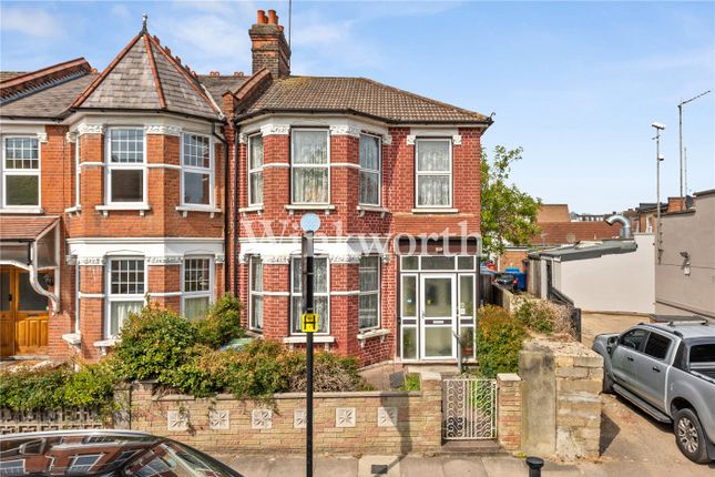 Kelvin Avenue, London, N13 3 bed end of terrace house for sale