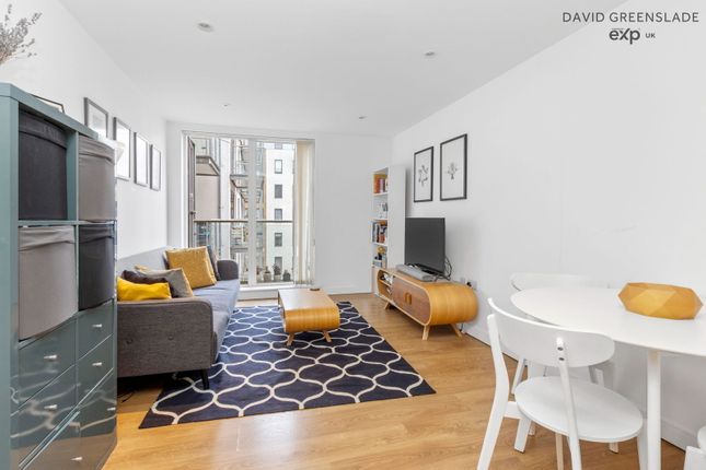 10 Seven Sea Gardens, London E3 2 bed apartment for sale