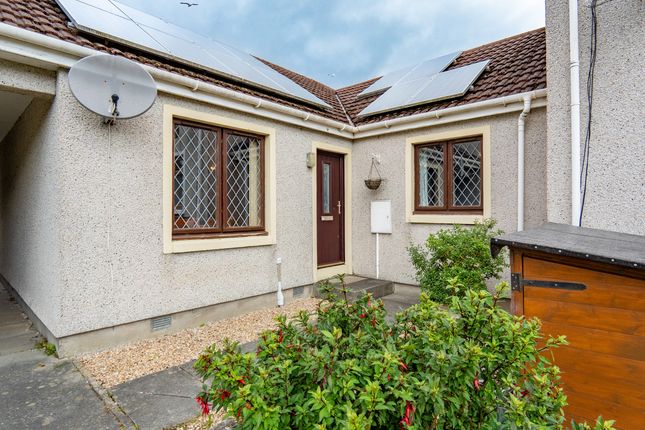 3 bed semi-detached bungalow