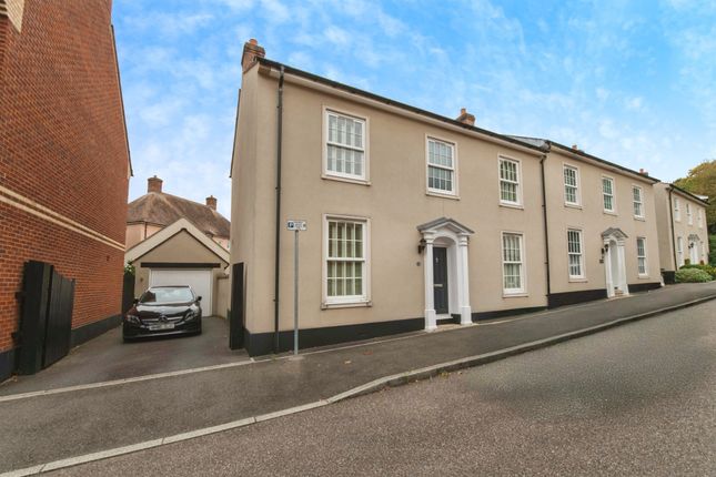 3 bedroom semi-detached house for sale