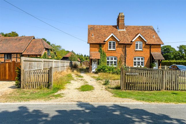 Queens Cottage, Monk Sherborne, RG26 3 bed semi