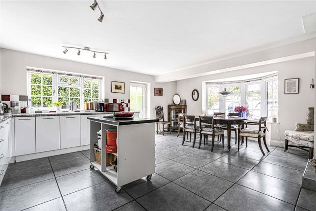 Courtenay Close, Sutton Courtenay, OX14 5 bed detached house for sale