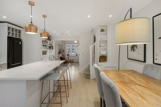 St. Marys Square, Ealing, London, W5 2 bed terraced house for sale