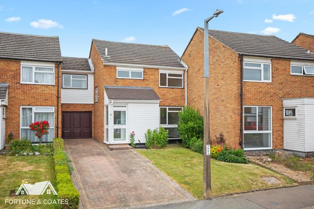 Paddock Mead, Harlow 4 bed link detached house for sale