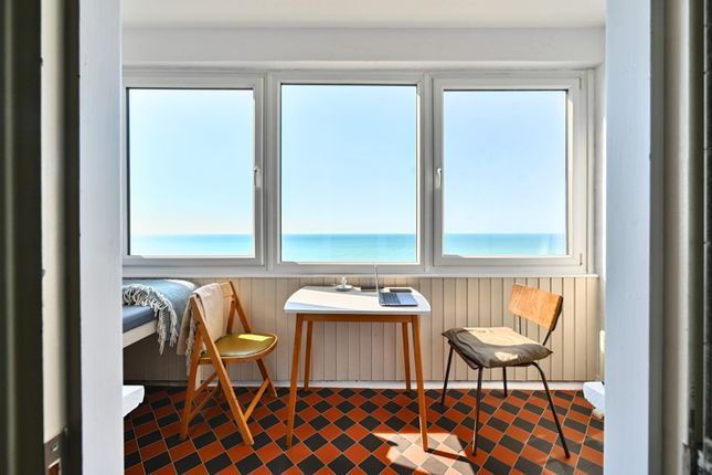 Marine Court, St Leonards On Sea... 1 bed flat for sale