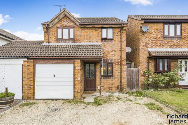 Boundary Close, Stratton, Wiltshire, SN2 3 bed detached house for sale