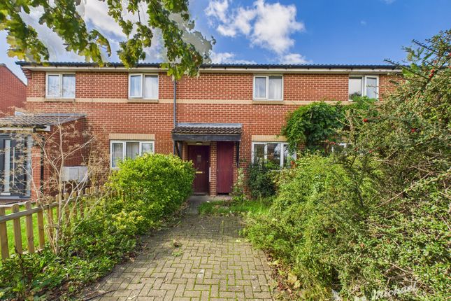 Bracken Way, Aylesbury, Buckinghamshire 2 bed terraced house for sale