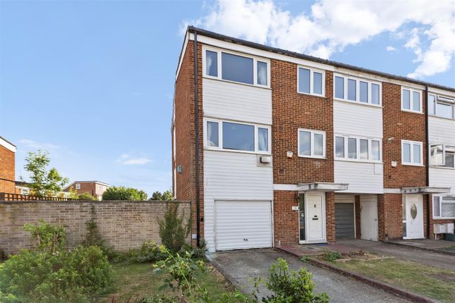 3 bedroom town house for sale